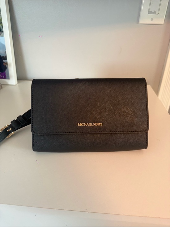 Michael Kors Handbags - MICHAEL KORS Black Saffiano Leather Crossbody Wallet with Gold Logo